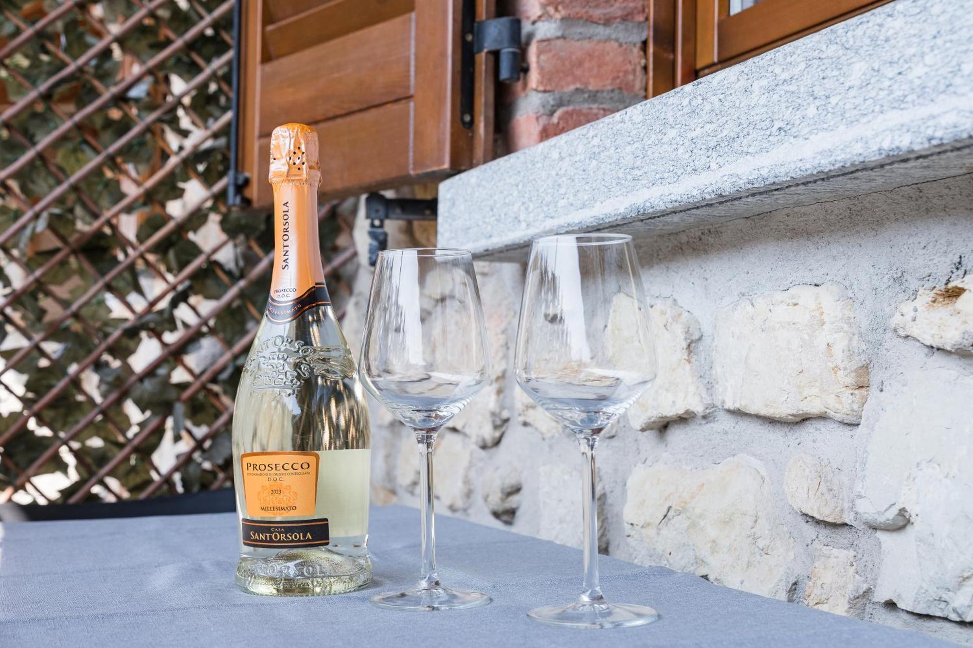 Bed & Breakfast B&B La Corte And Home Restaurant - Free Parking - 10 Minutes To The Lake And Centre
