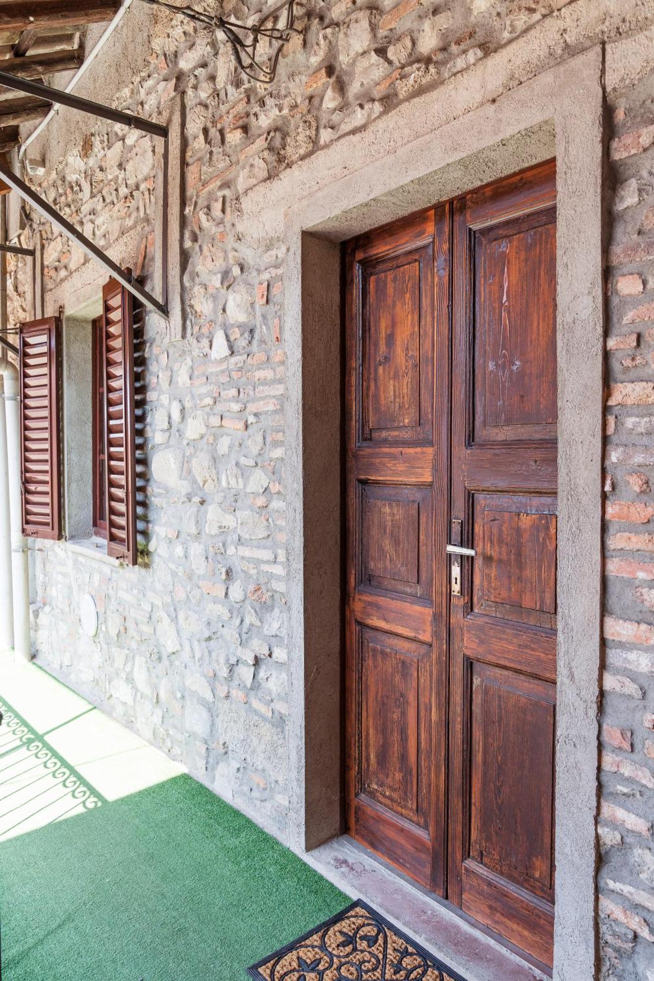 B&B La Corte And Home Restaurant - Free Parking - 10 Minutes To The Lake And Centre Frühstückspension *