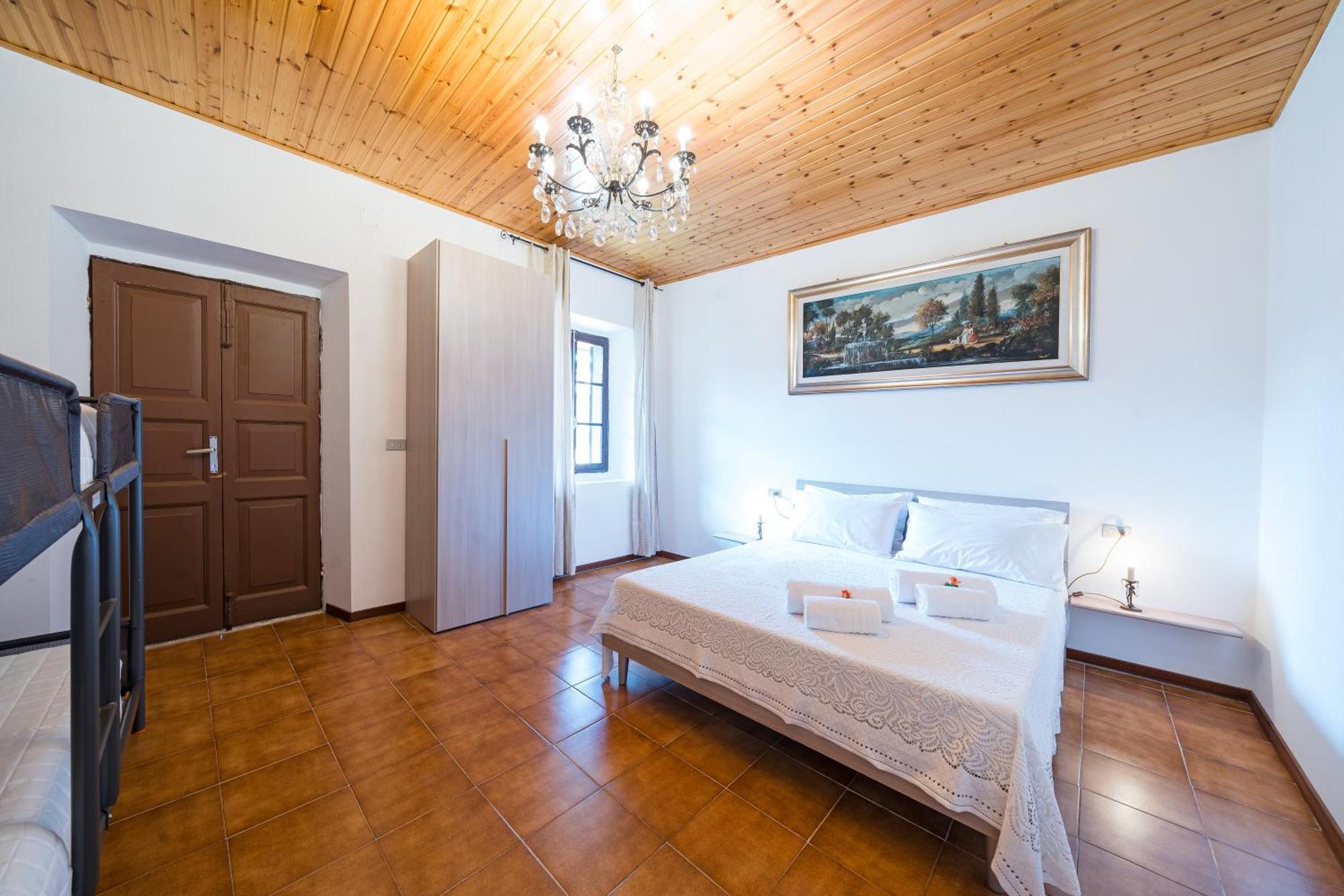 B&B La Corte And Home Restaurant - Free Parking - 10 Minutes To The Lake And Centre Como