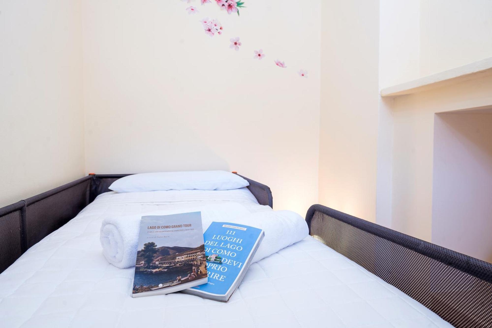 B&B La Corte And Home Restaurant - Free Parking - 10 Minutes To The Lake And Centre Frühstückspension
