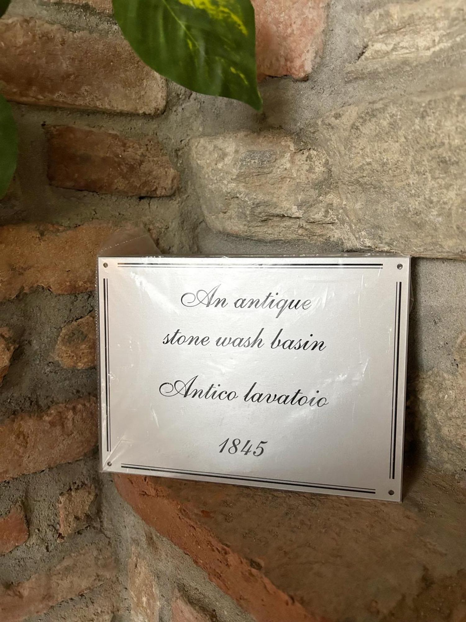 Frühstückspension B&B La Corte And Home Restaurant - Free Parking - 10 Minutes To The Lake And Centre *