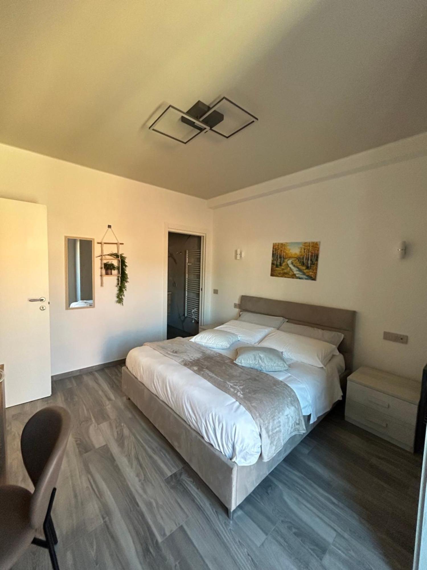 Apartment House - Center