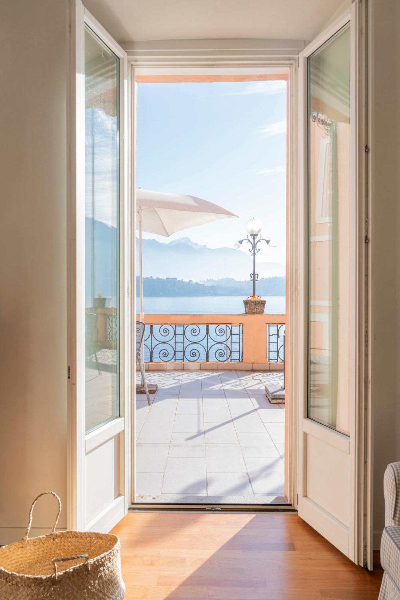 Side Apartment *