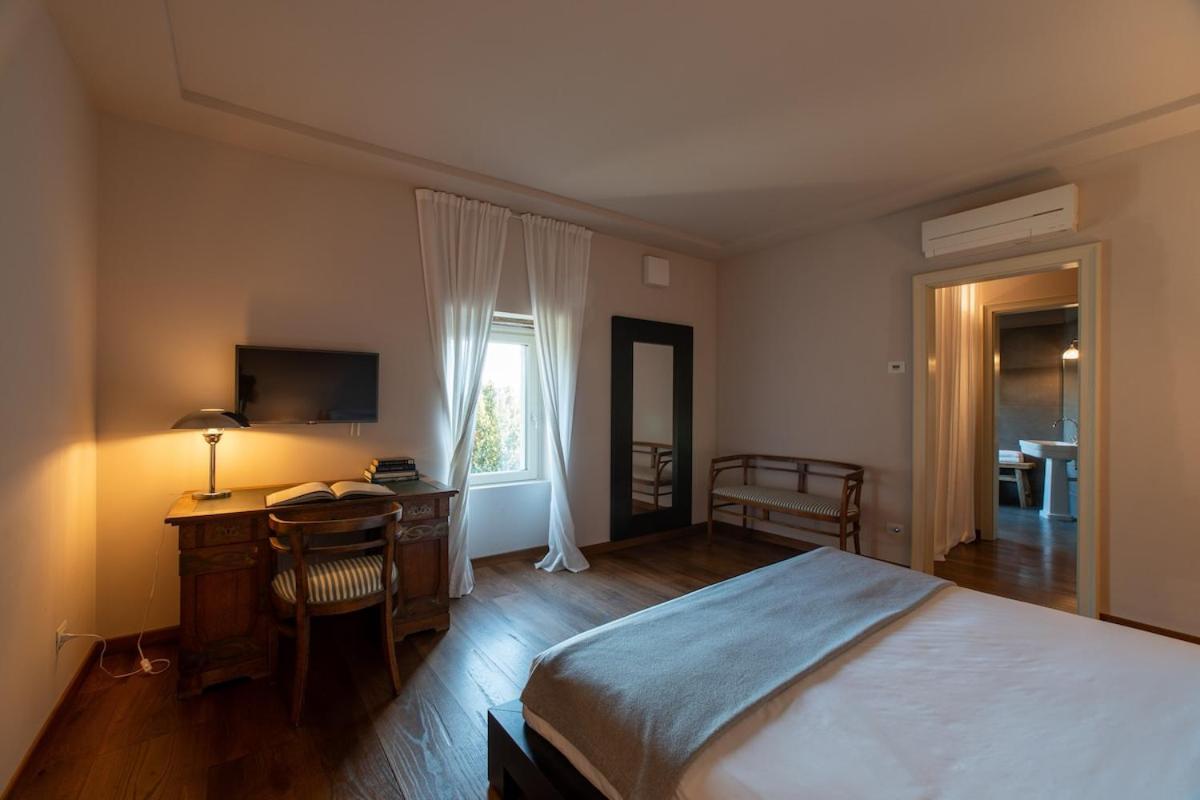 Toldino House 4 Min By Car To Holiday home