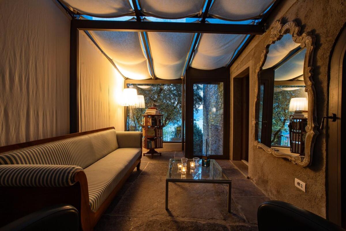 Toldino House 4 Min By Car To Holiday home