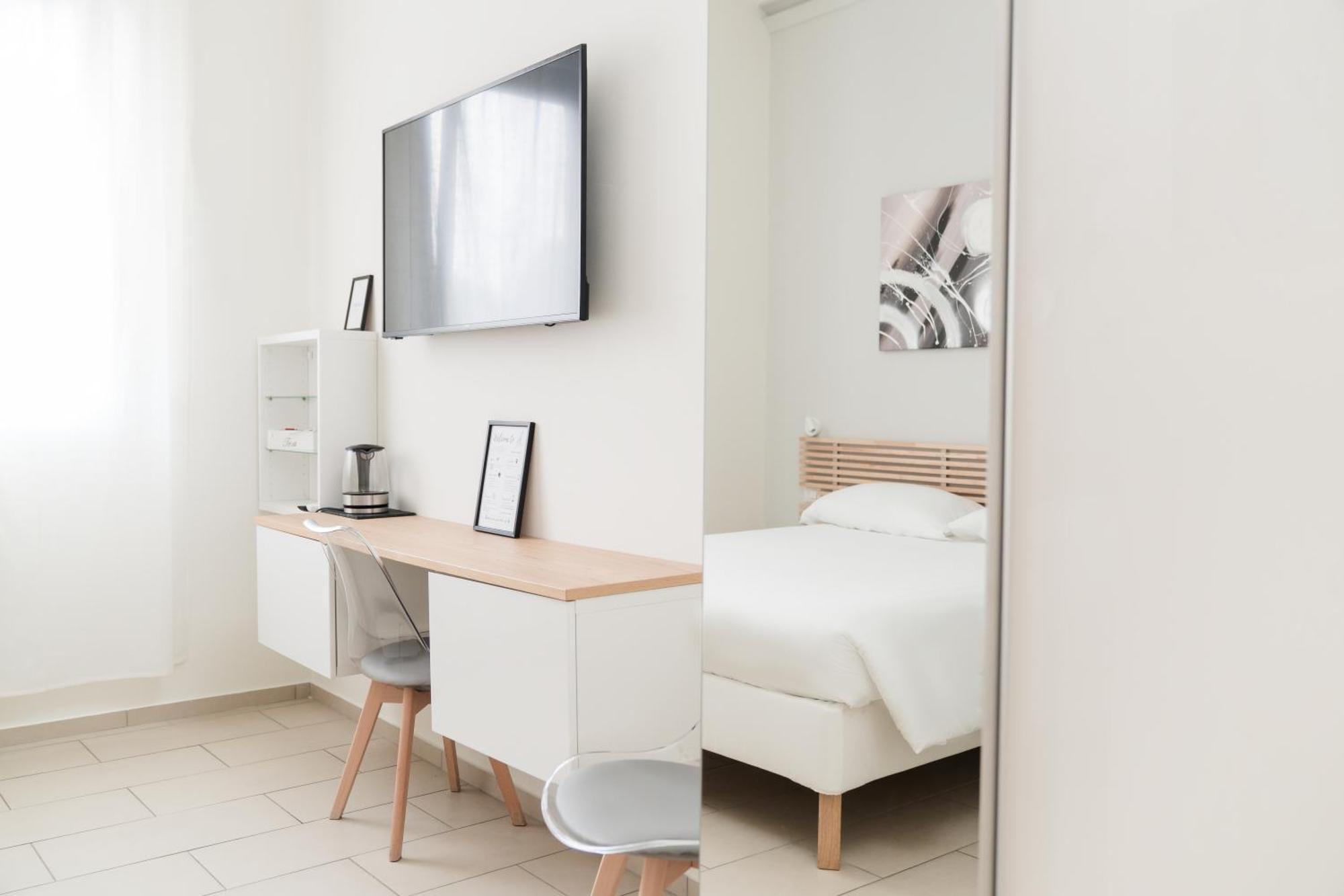 Apartment Dieci By Comorooms Como