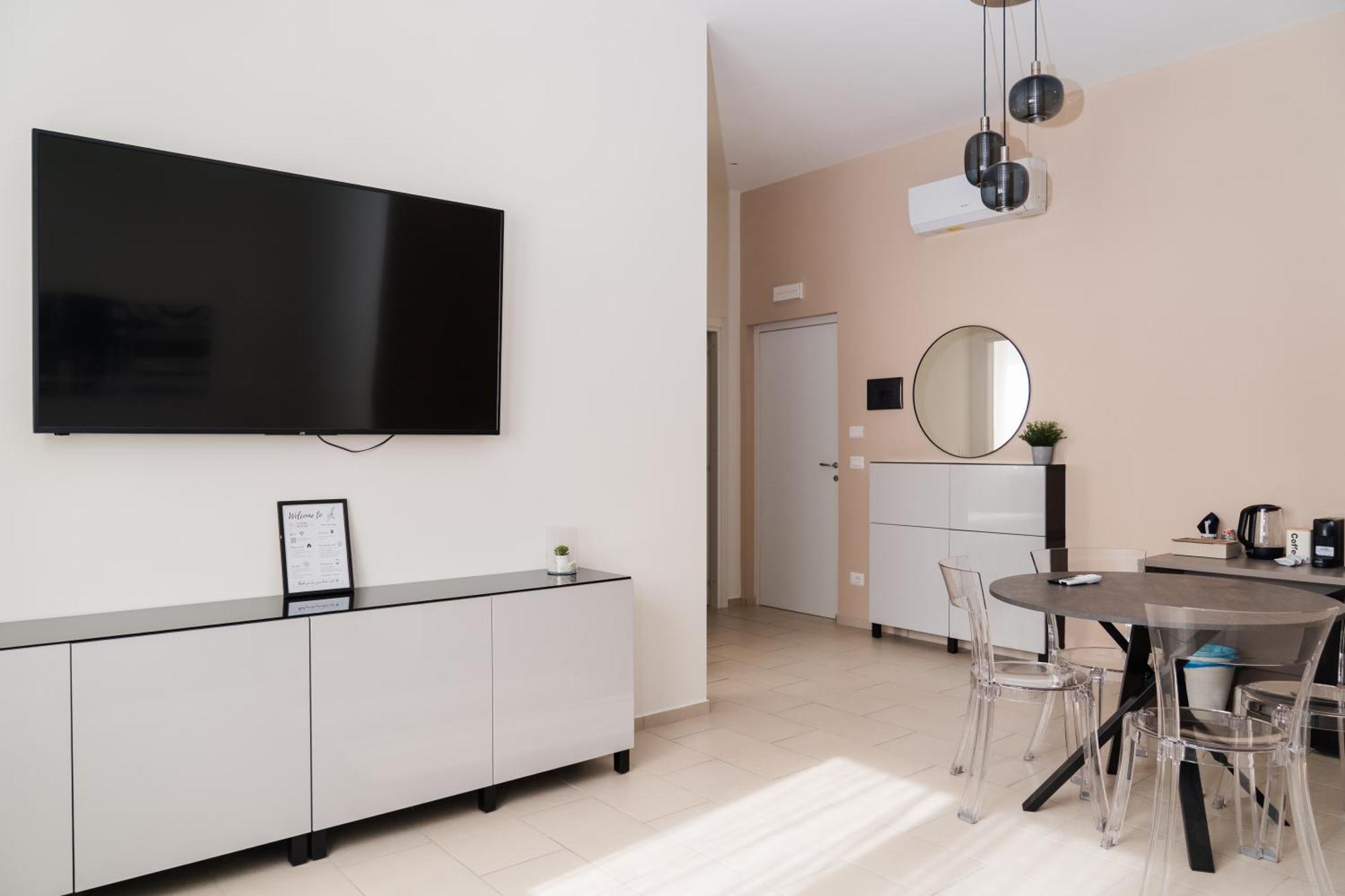 Dieci By Comorooms Apartment