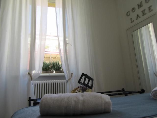 Dama In Center Apartment Como