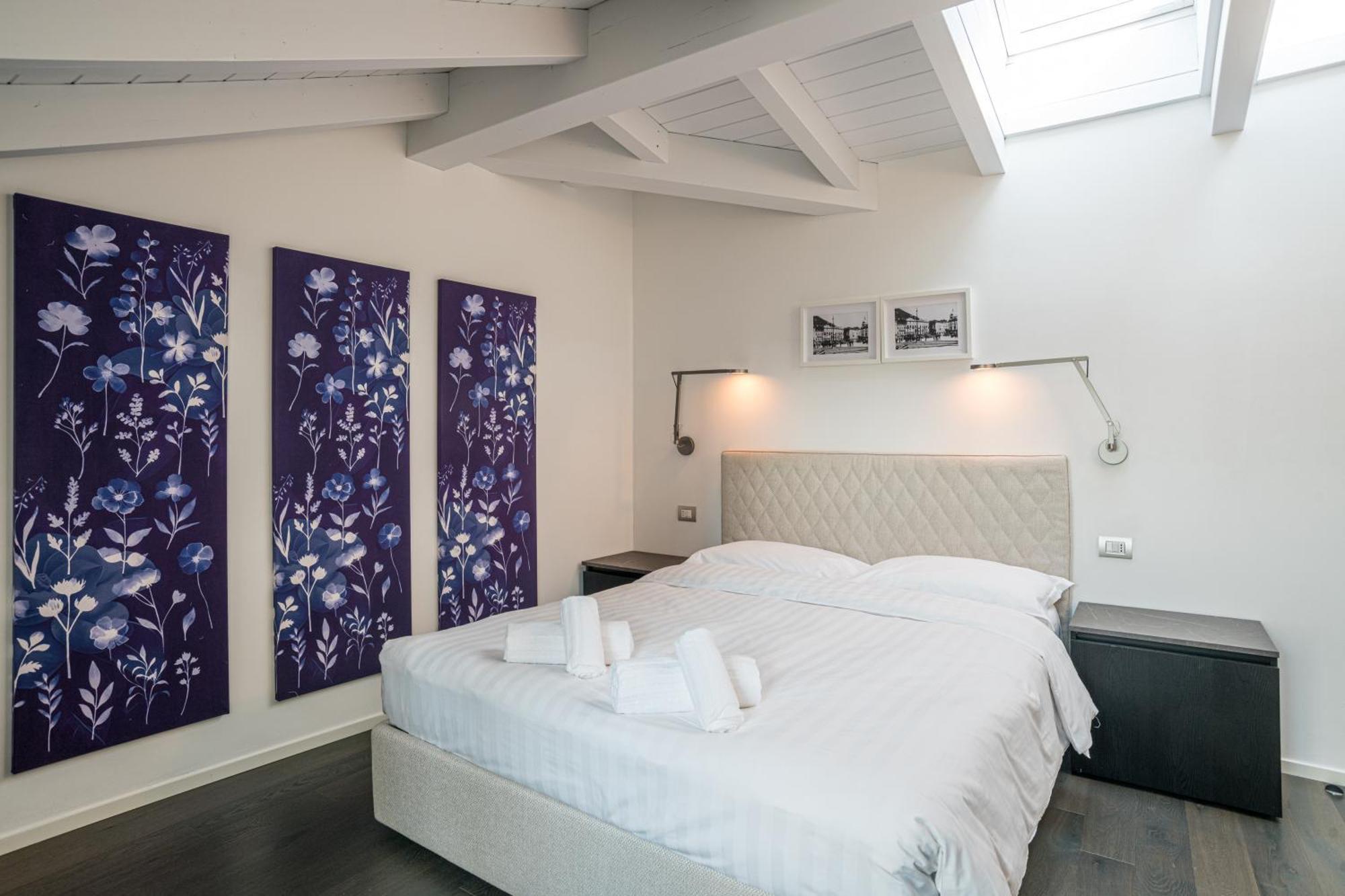 Apartment Palazzo La Cortesella - Modern Design & Location
