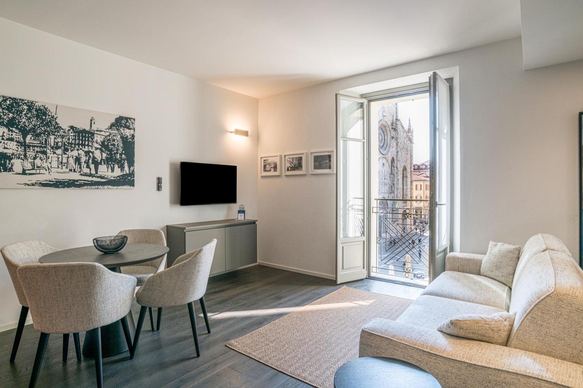 Apartment Palazzo La Cortesella - Modern Design & Location *