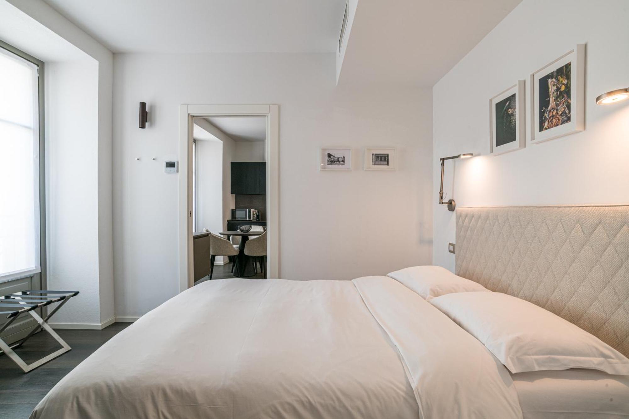Apartment Palazzo La Cortesella - Modern Design & Location Como