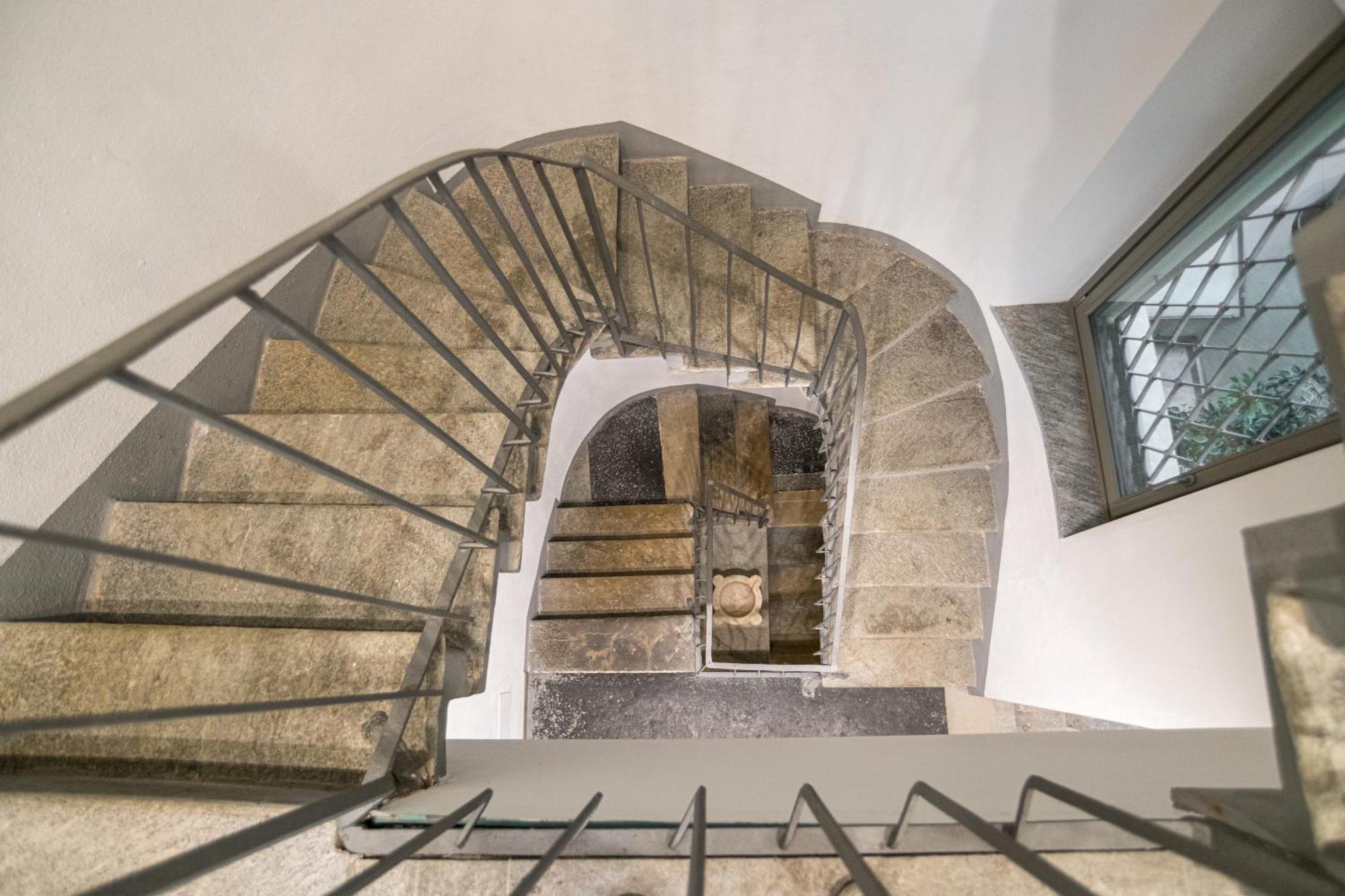 Apartment Palazzo La Cortesella - Modern Design & Location *