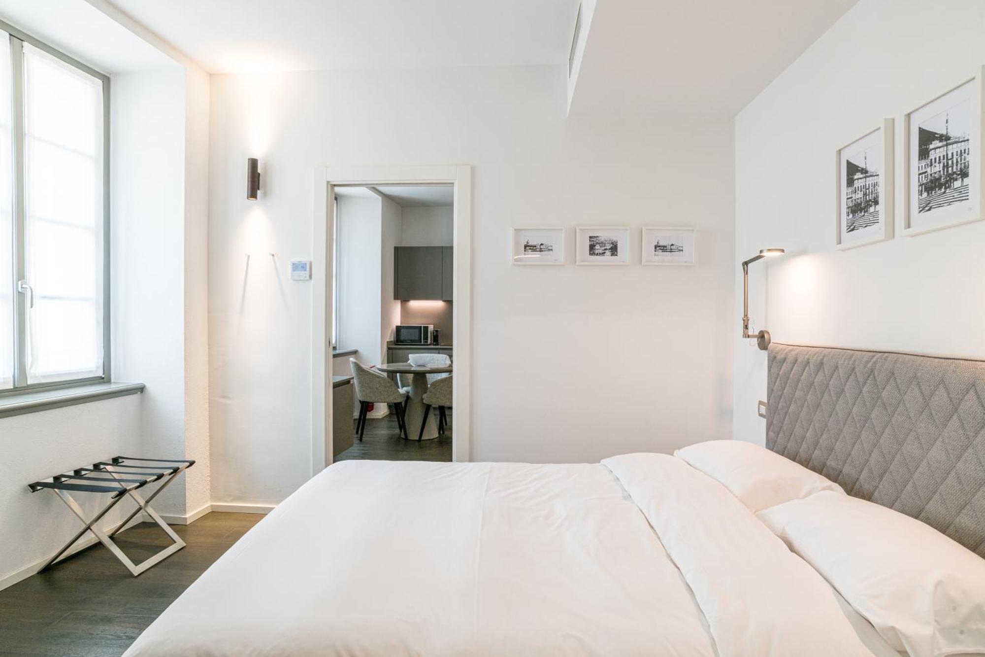 Palazzo La Cortesella - Modern Design & Location Apartment Como