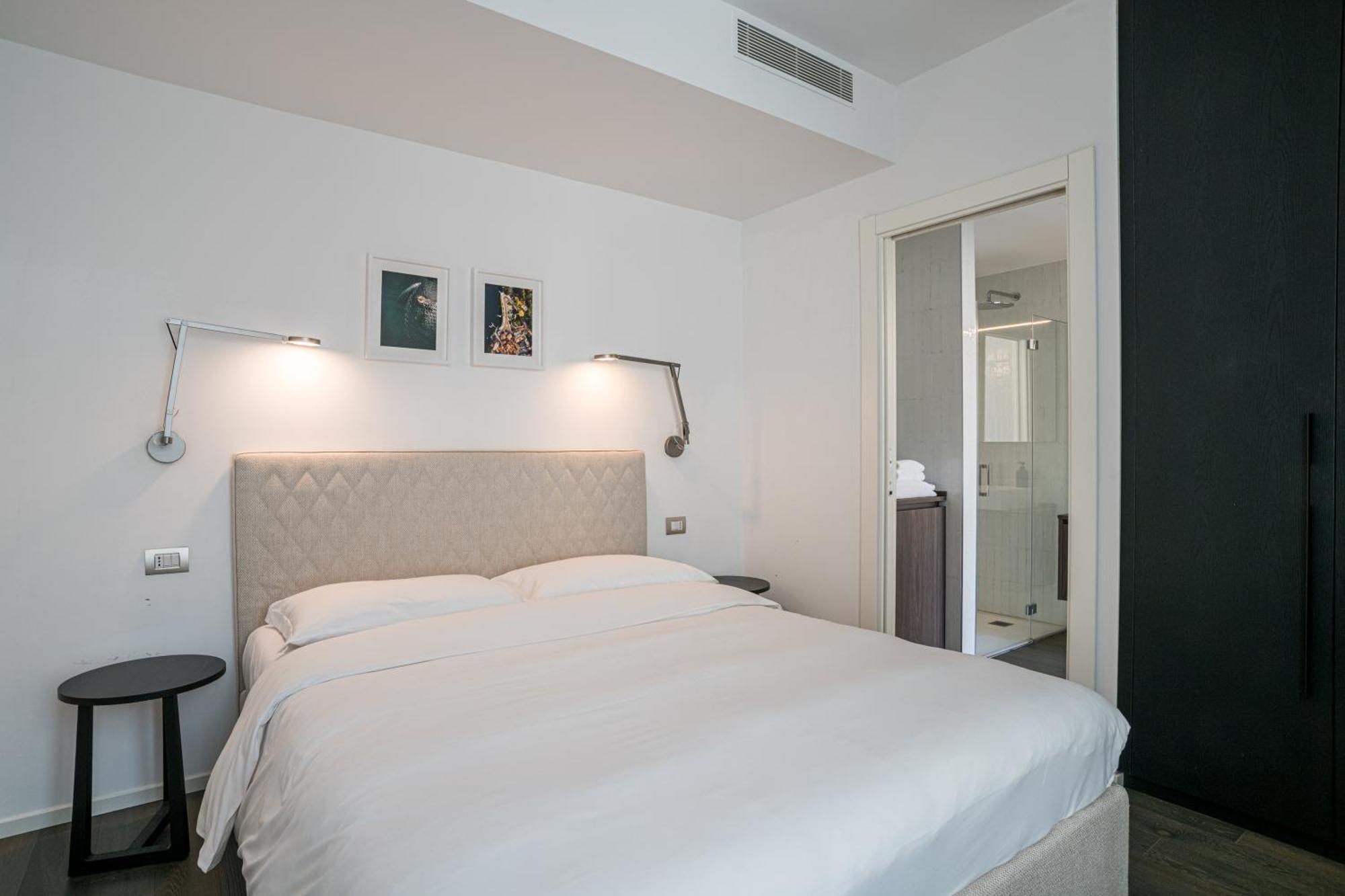 Palazzo La Cortesella - Modern Design & Location Como