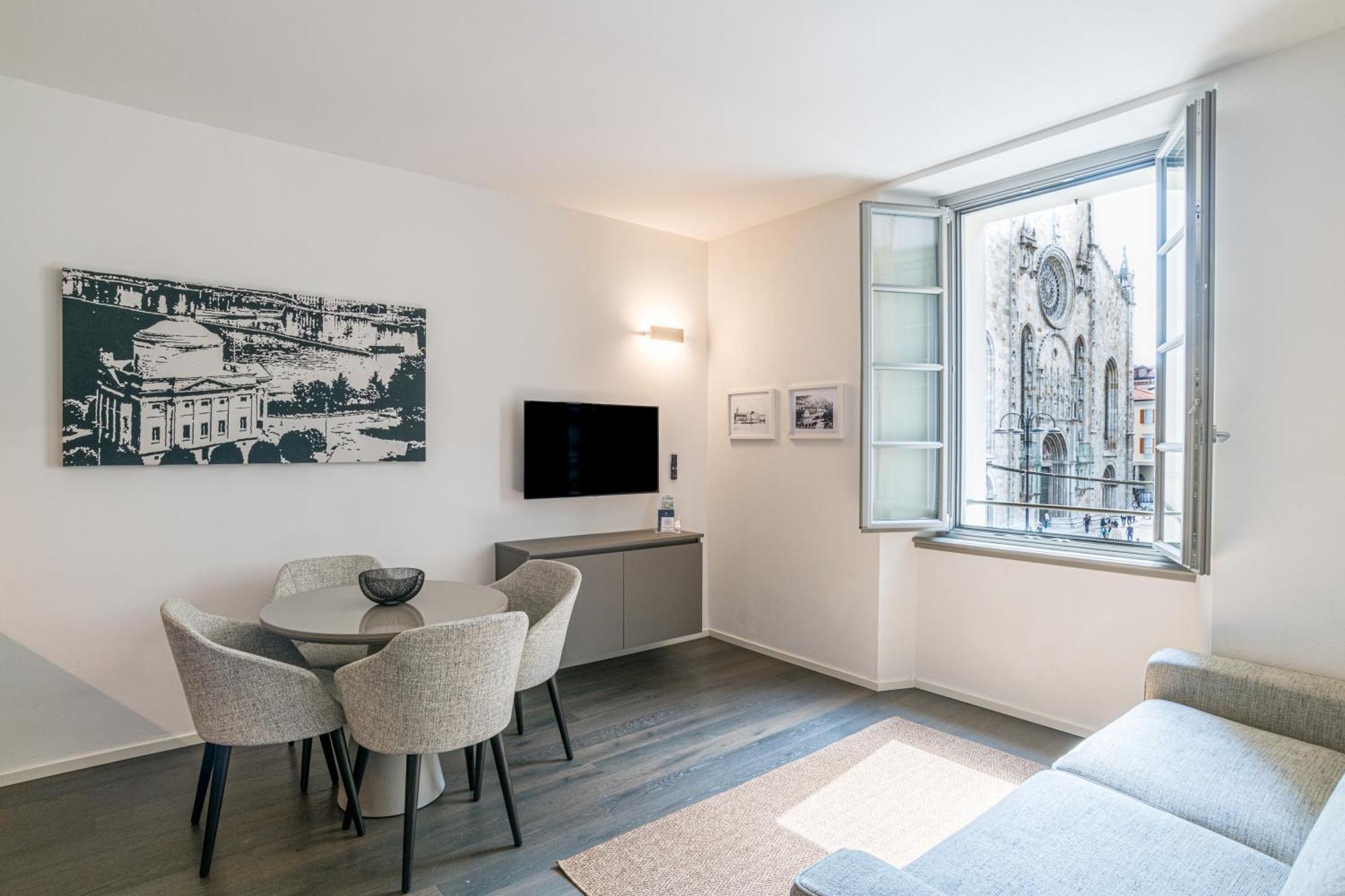 Palazzo La Cortesella - Modern Design & Location Apartment