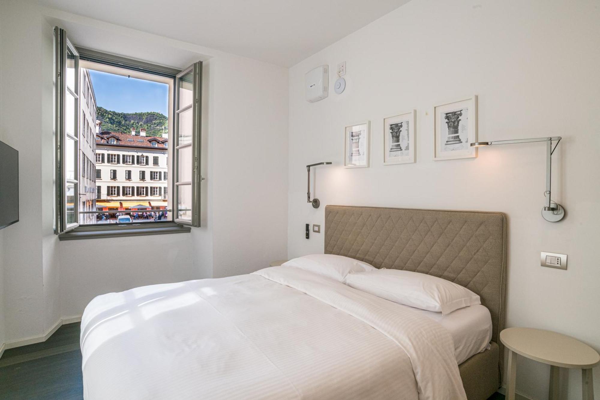 Palazzo La Cortesella - Modern Design & Location Como