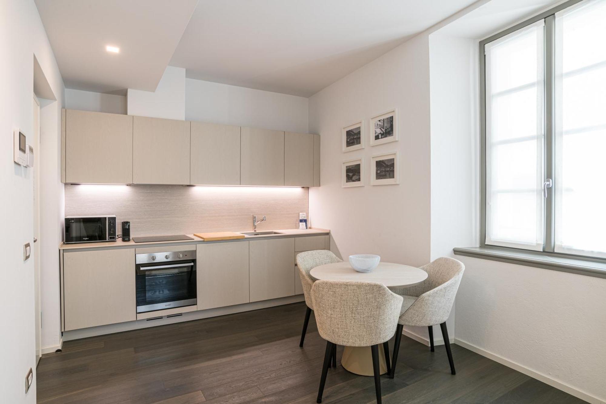 Palazzo La Cortesella - Modern Design & Location Como