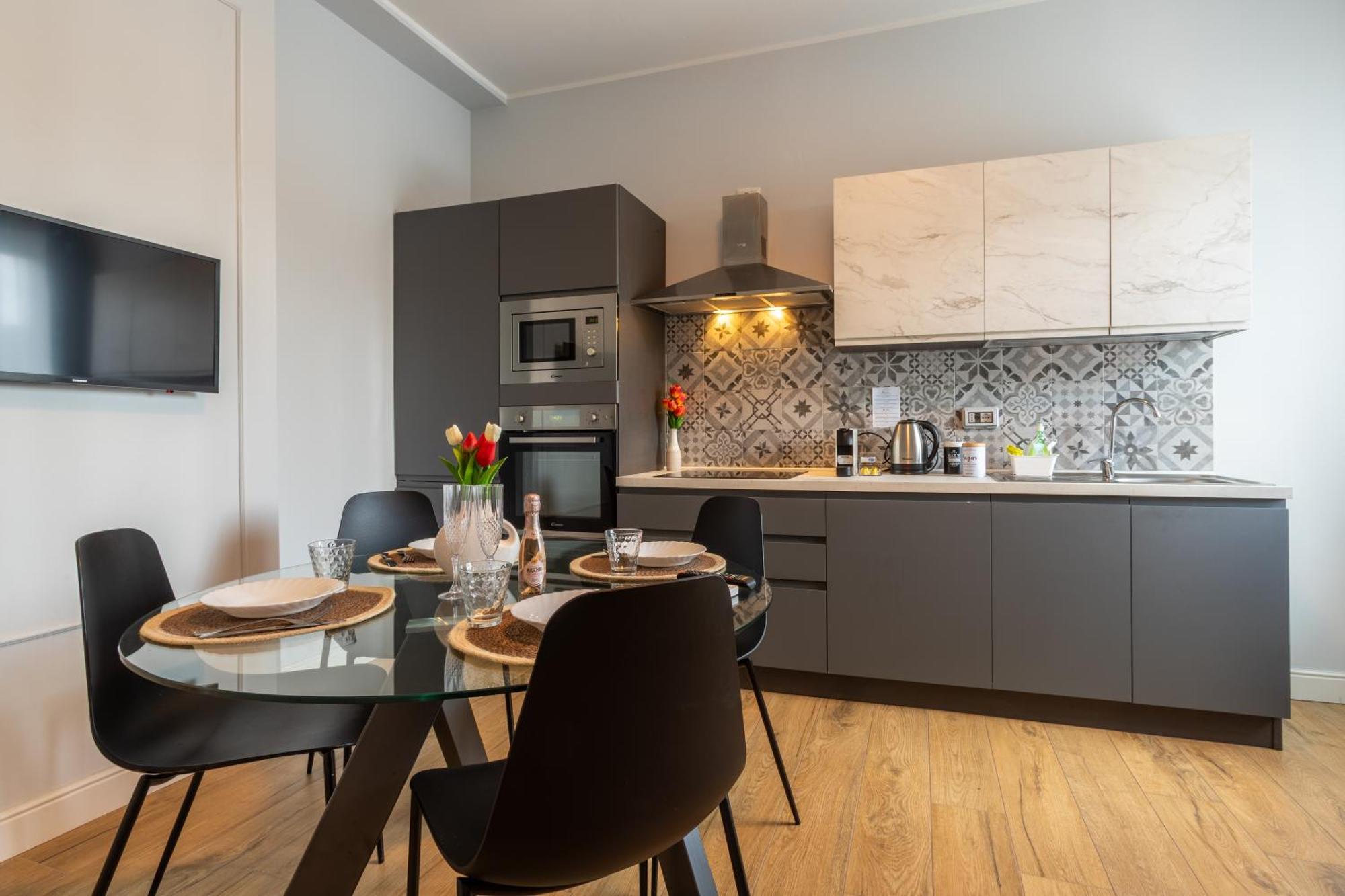 Lavarell - Exclusive Apartment Como