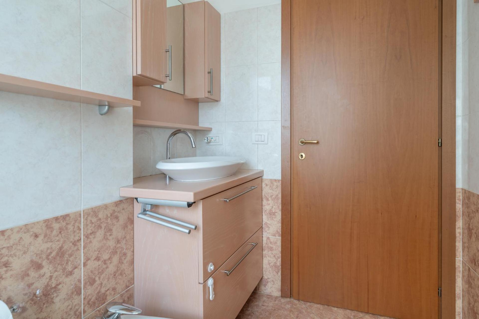 Large Well-equipped Near Apartment Lecco