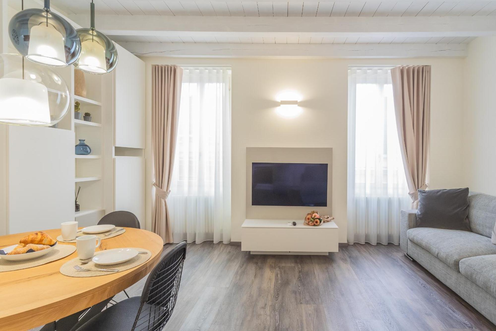 Modern & Stylish In By Rent Como
