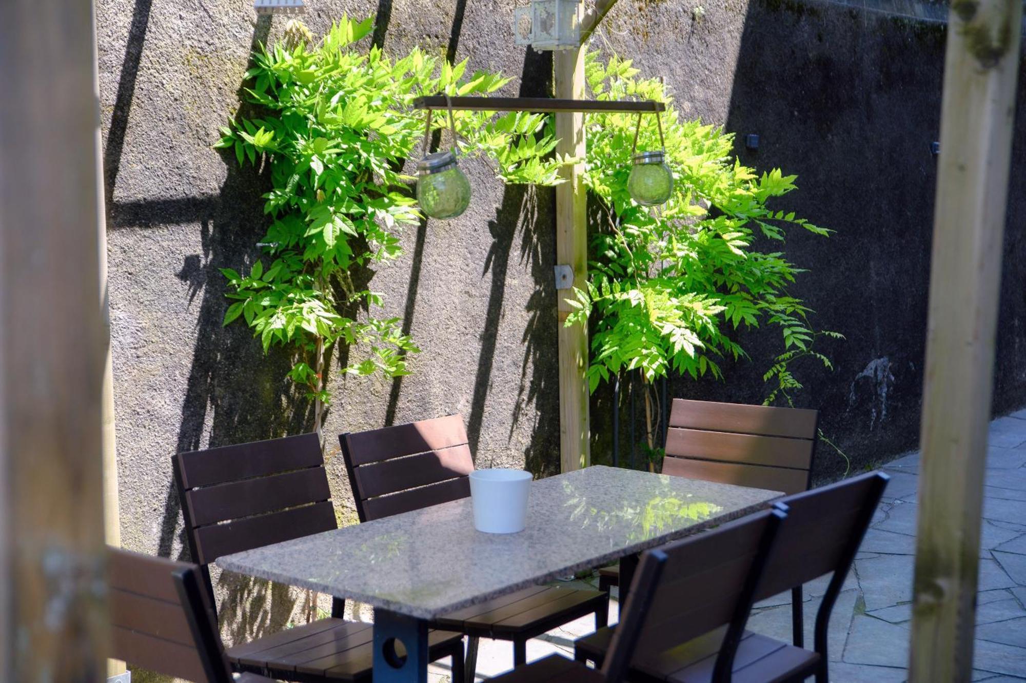 Wisteria On * Como