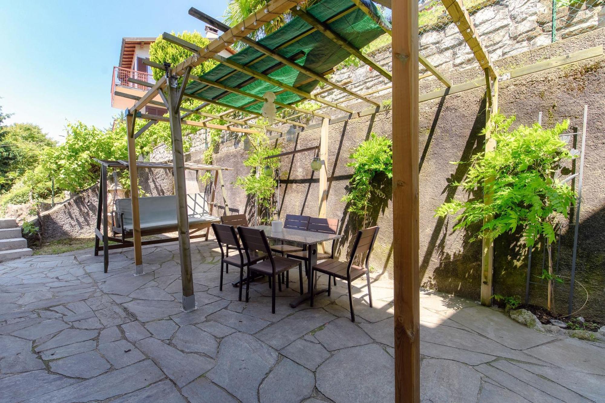 Wisteria On Apartment Como