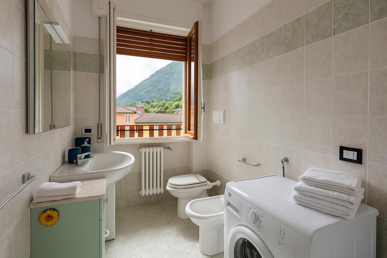 Victoria Oliveto Lario