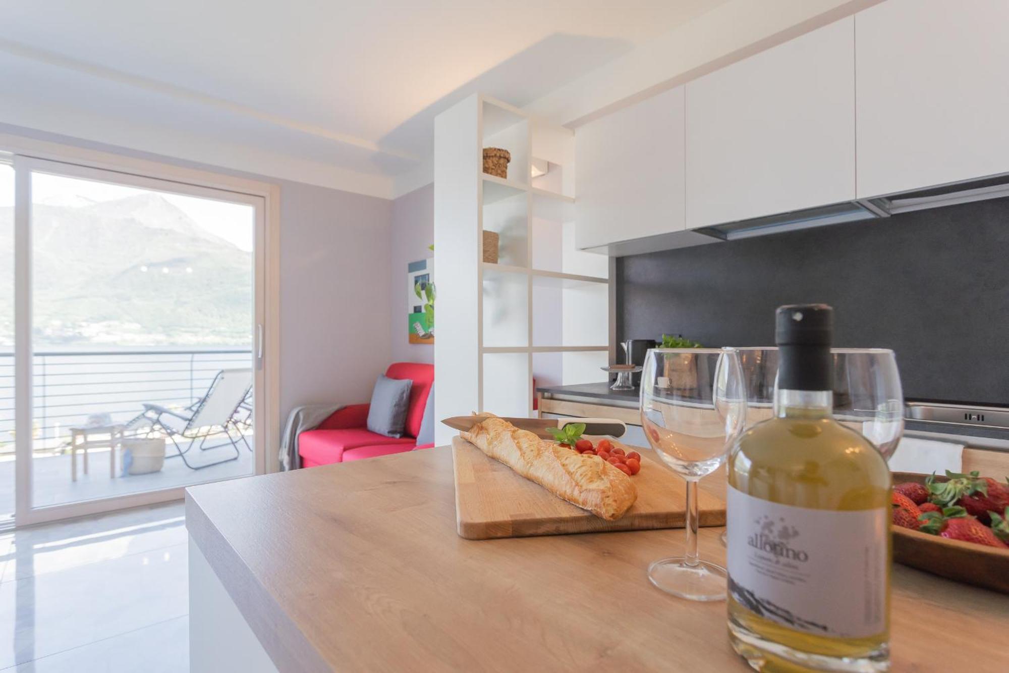 Misultin House & Swimming Pool, Luxury In By Rent Pianello Del Lario