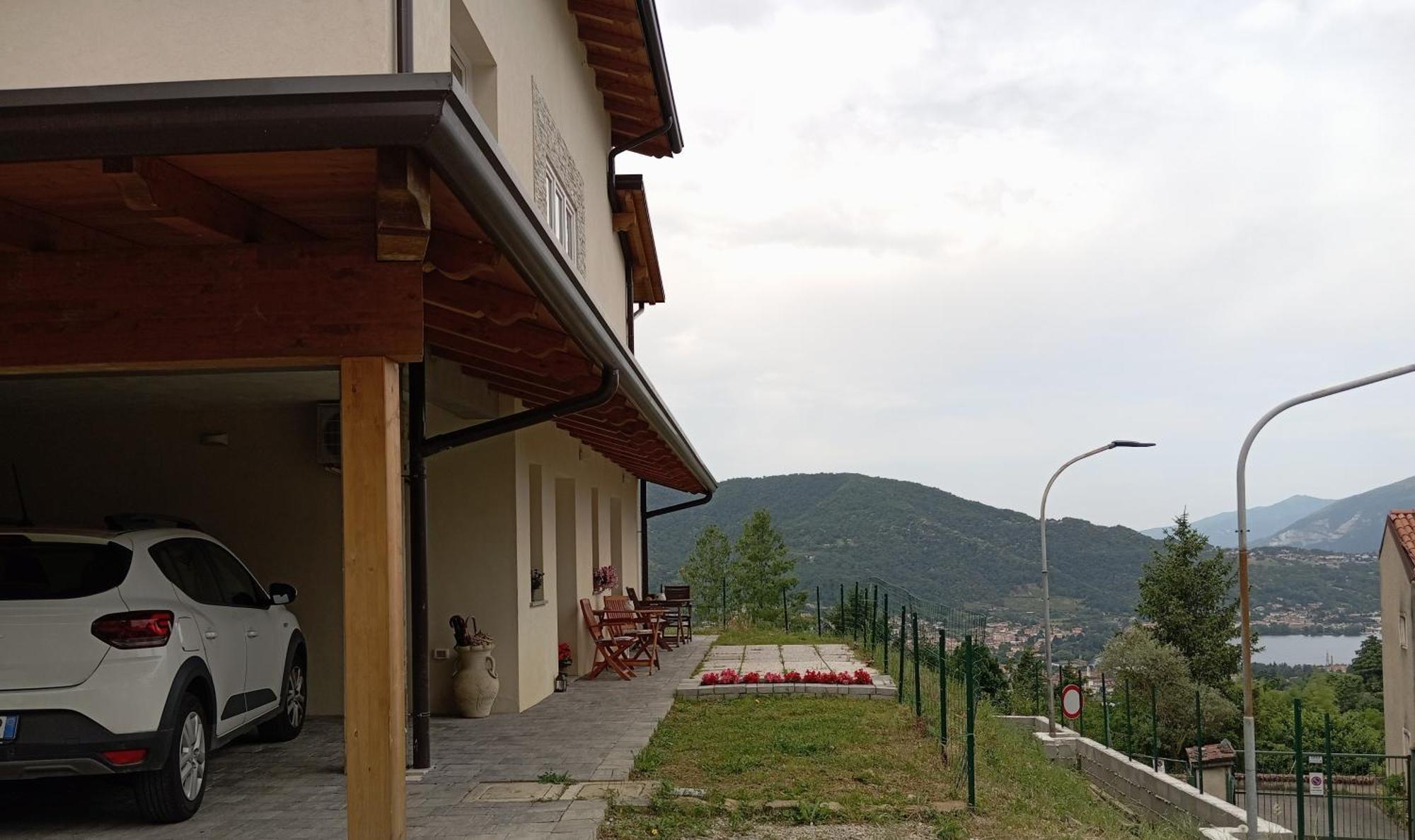 La Dimora Dei Due Laghi Bed & Breakfast *