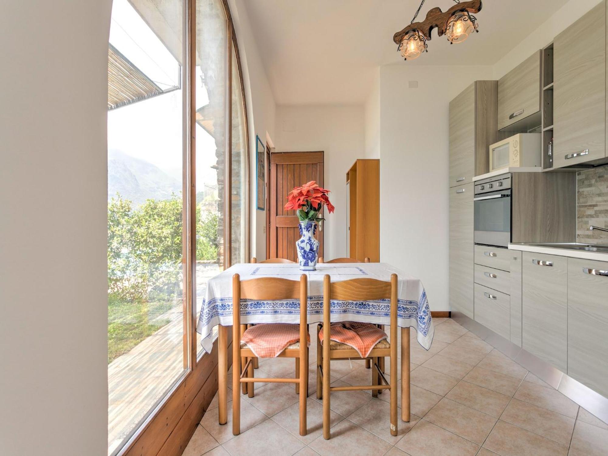 Wonderful Flat With Swimming Pool Lift And Garden Apartment