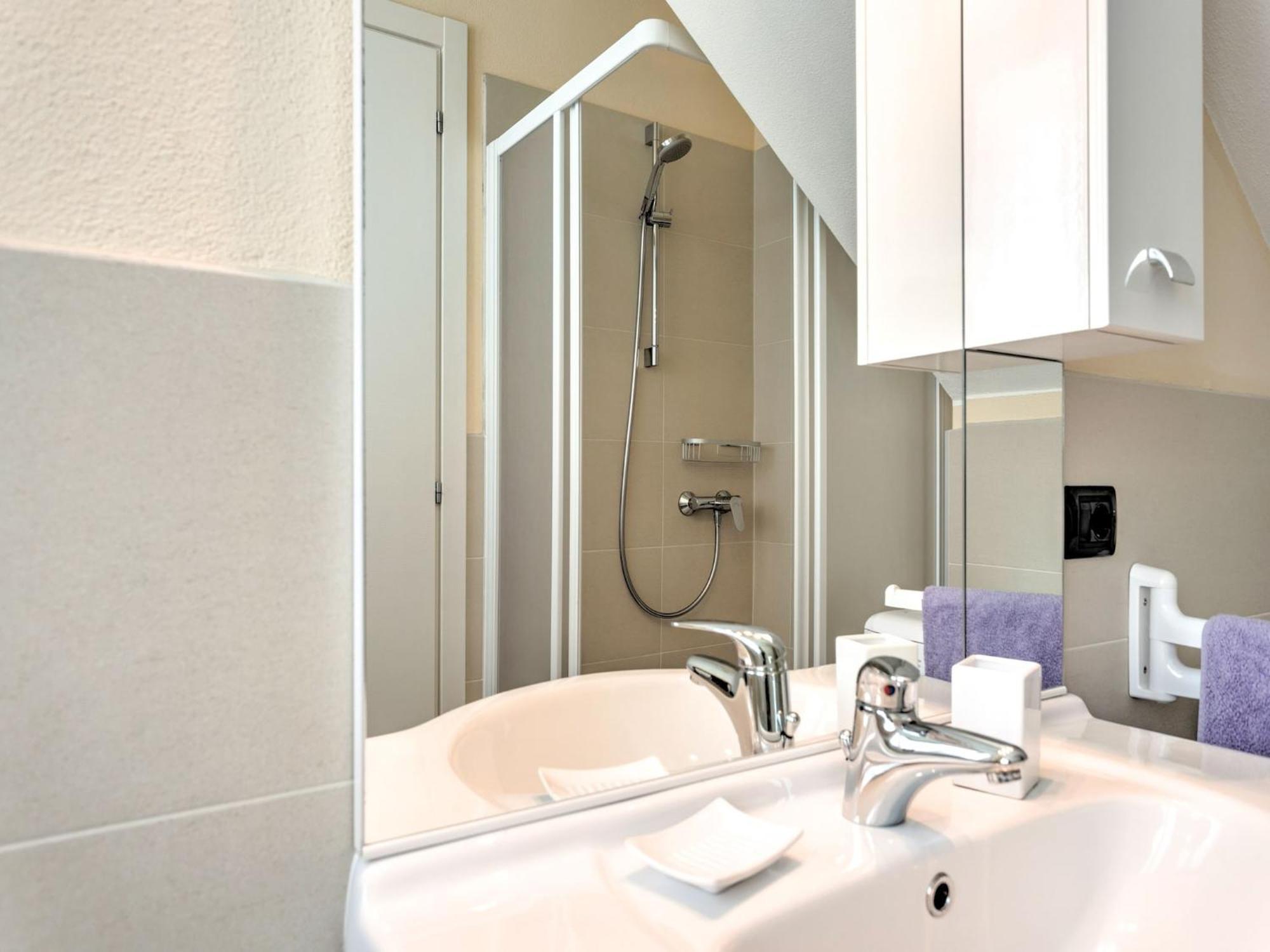 Wonderful Flat With Swimming Pool Lift And Garden Gravedona