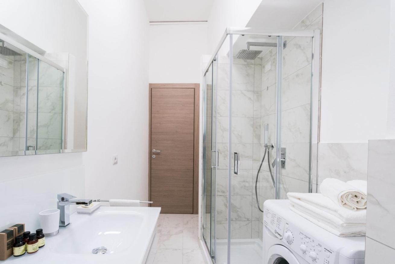& Modern By Rent