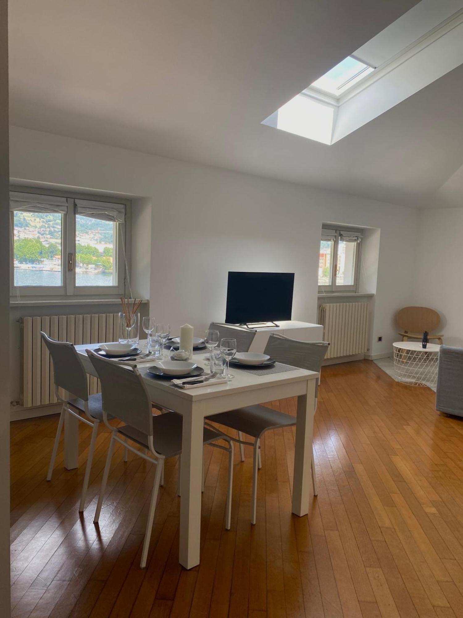 Casa Di Gio - Comfy Attic Apartment Malgrate