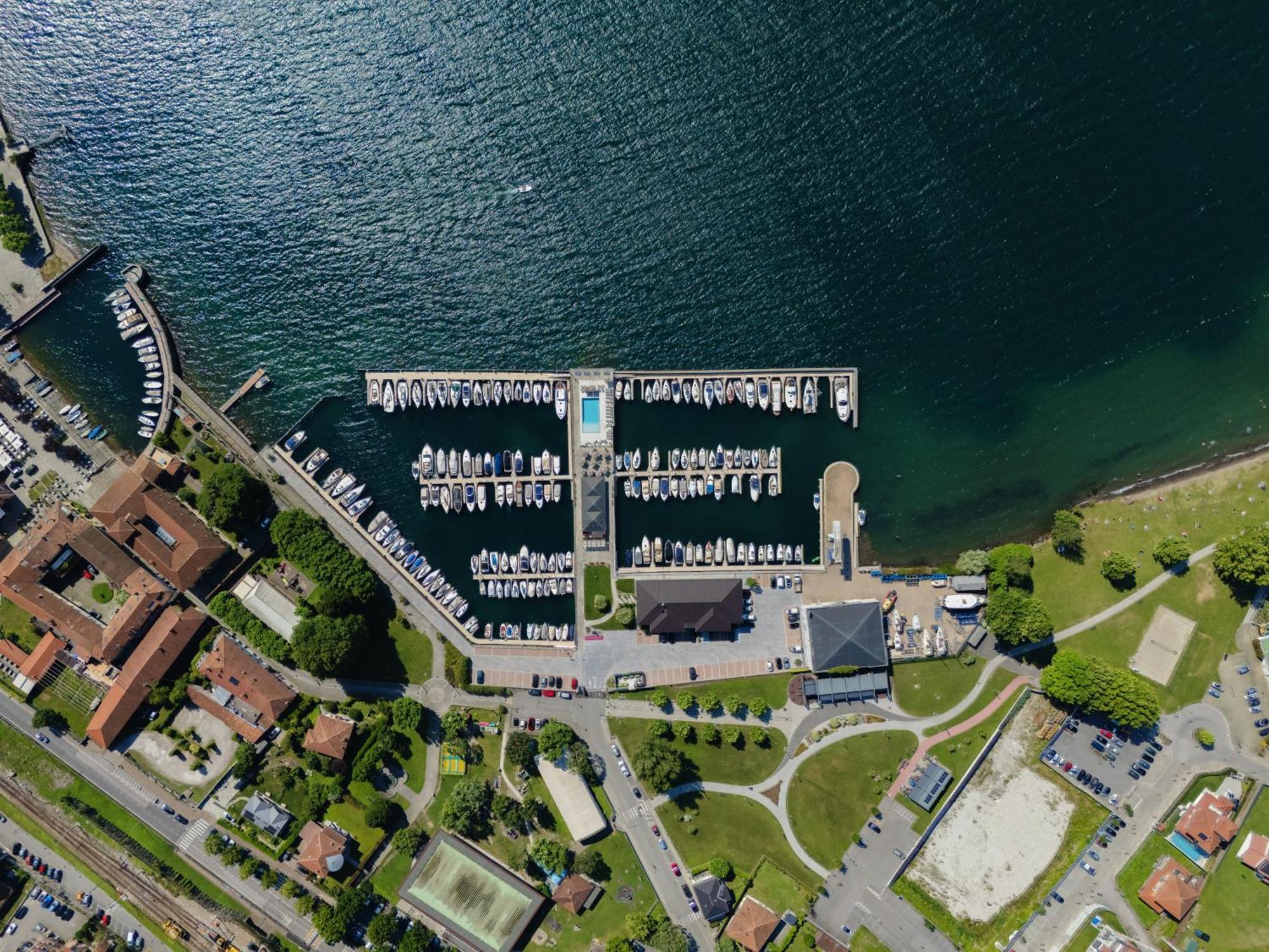 Dorato Marina - Lakefront Lodge