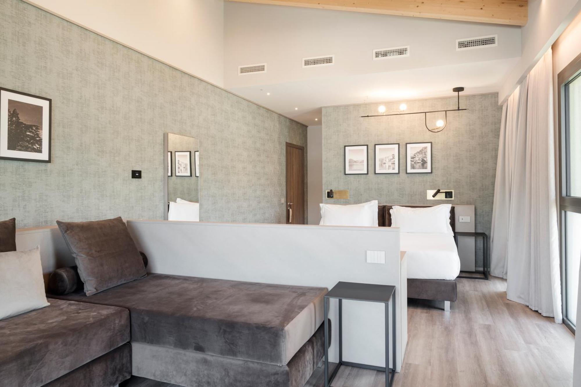 Lodge Dorato Marina - Lakefront