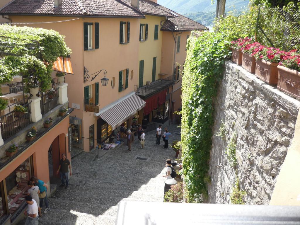 Serbelloni Holiday 37 *