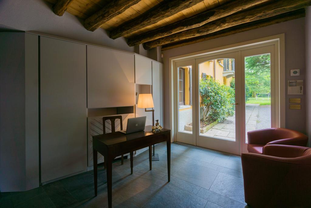 Relais Di Adinolfi Bed & Breakfast Annone di Brianza
