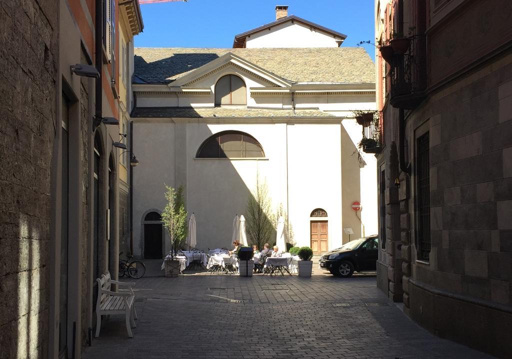 Ancient Courtyard Bonanomi In Historic Centre Apartment *
