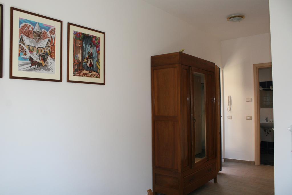 Della Contrada