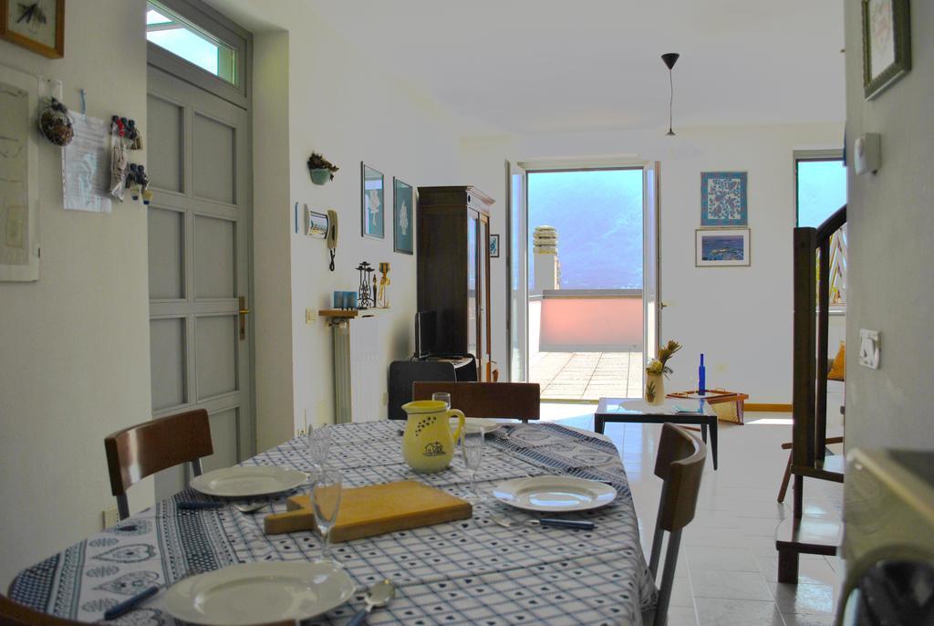 Palm Bay Garden Apartment Sala Comacina