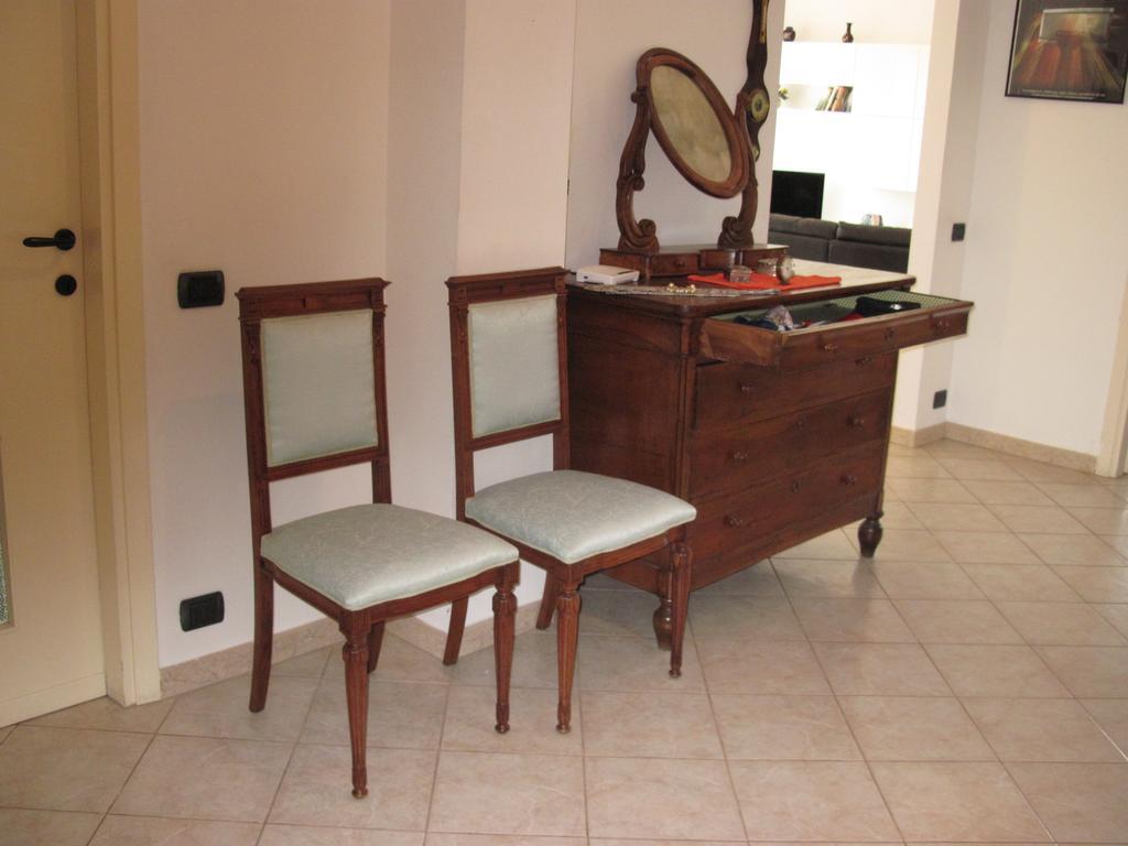 Silky House With Private Parking Apartment