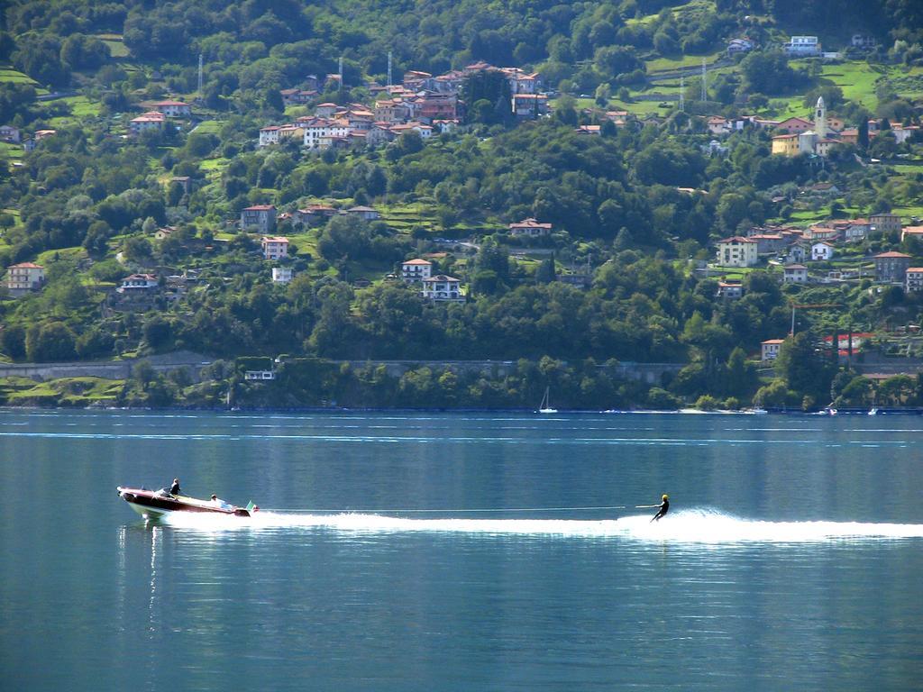 Miki Comer See Dervio