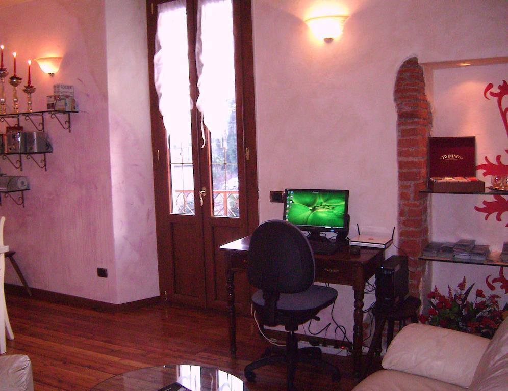 Apartment Charming Glicine And Azalea House Art And Colour With Lakeview Cadenabbia