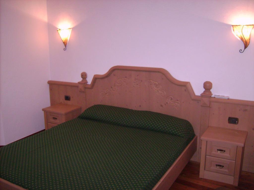 Apartment Charming Glicine And Azalea House Art And Colour With Lakeview Cadenabbia