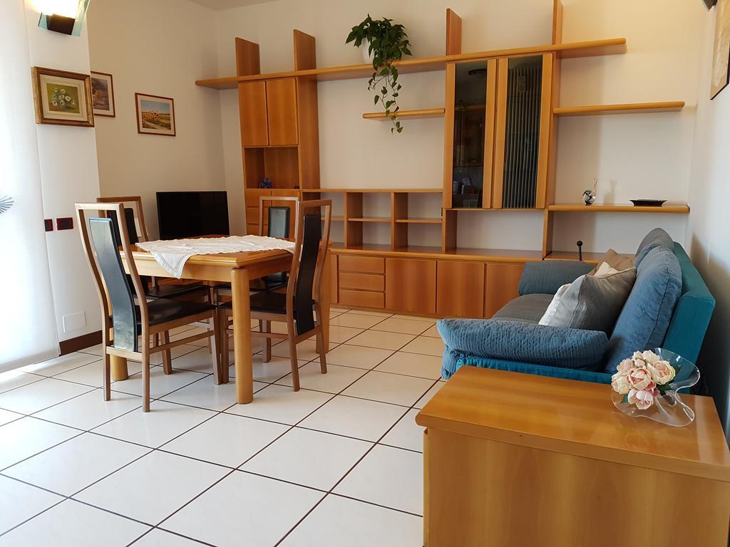 Casa Elena Albese Con Cassano