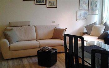 Le Terrazze Vista Lago Piscina Tennis Parking Wi-Fi Aparthotel 3*