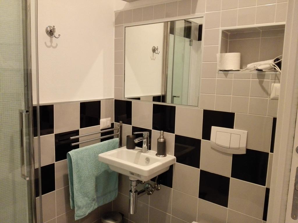 Bed & Breakfast Rosa Blu Como