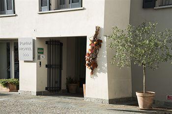 Parini Hotel 3*