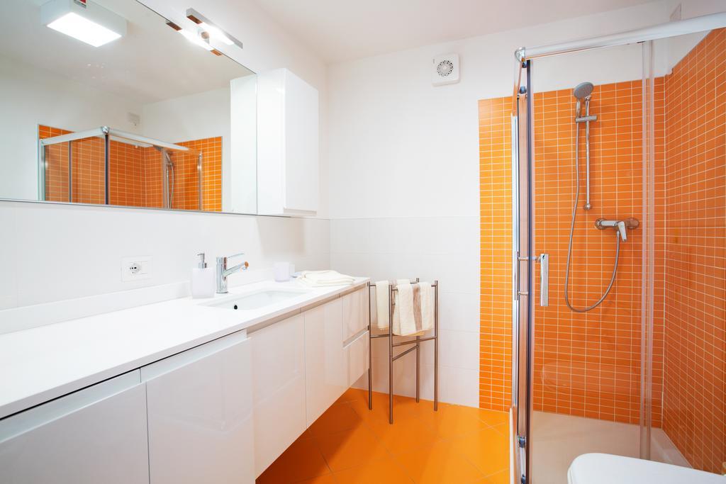 Apartment Pool By Italian