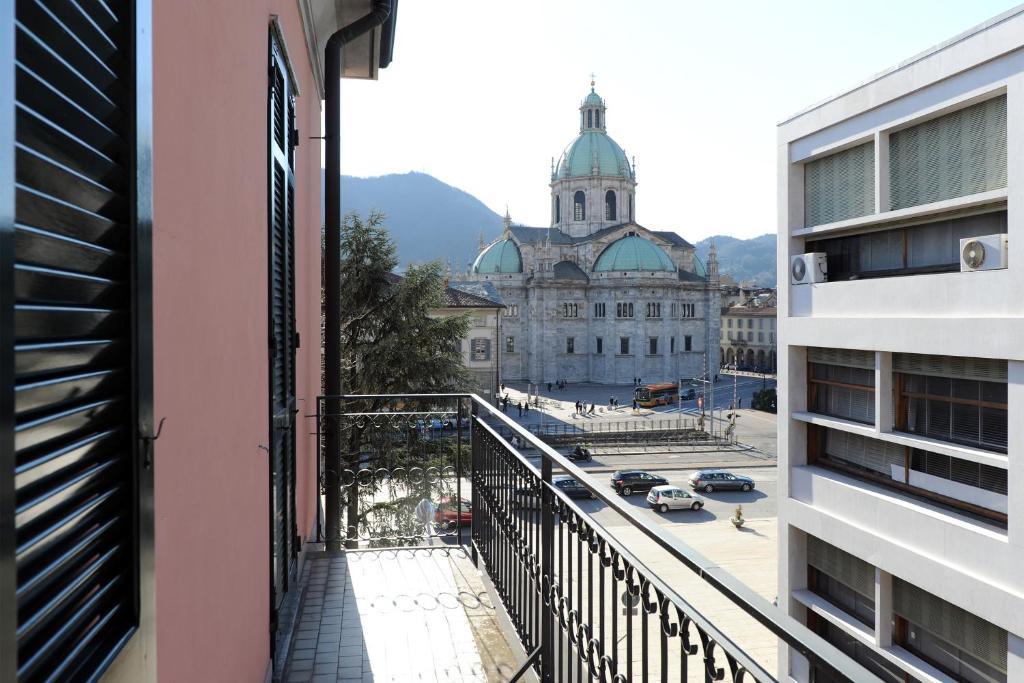 Guest house Gira Como